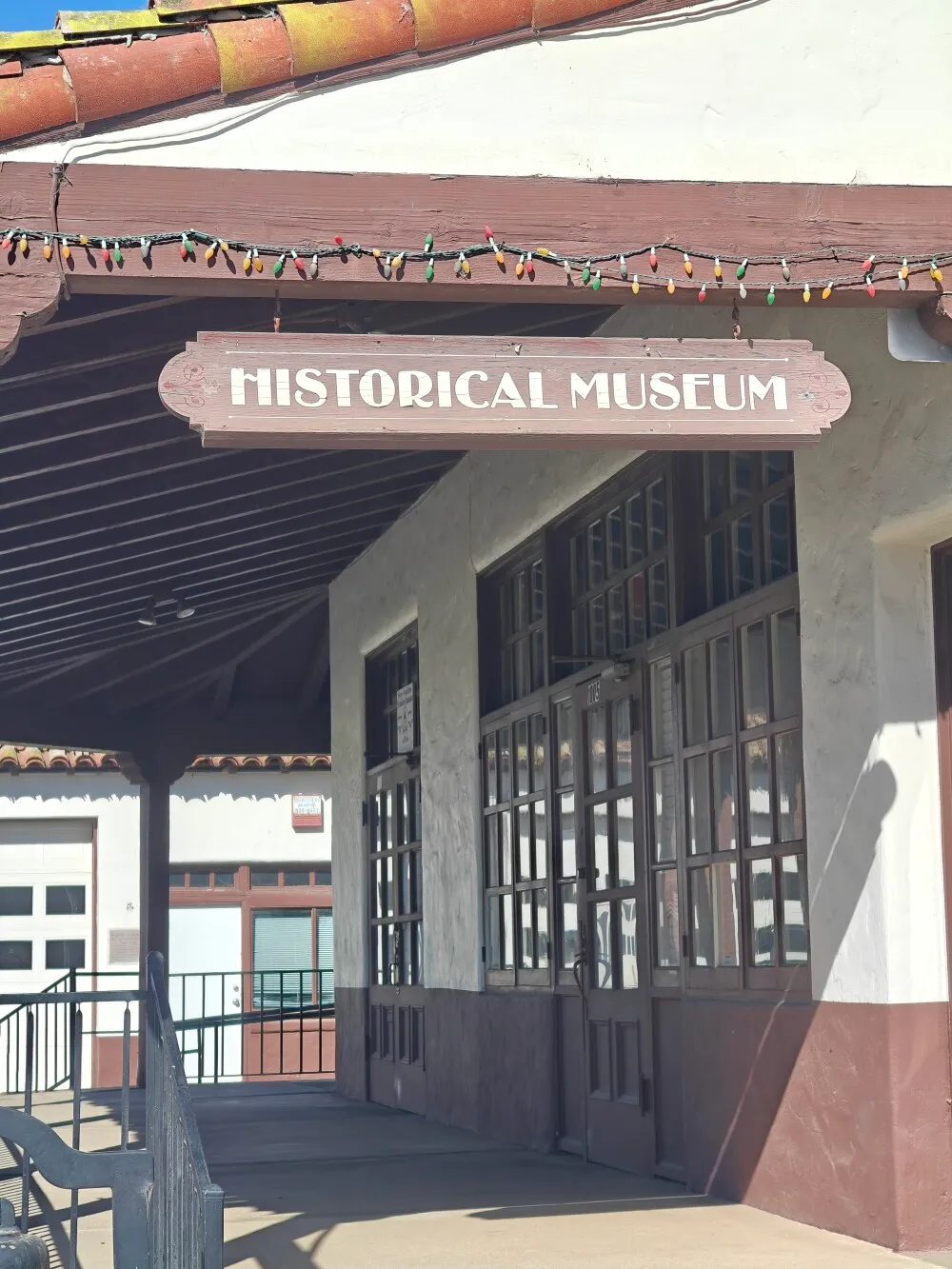 Are all museums not historic?
