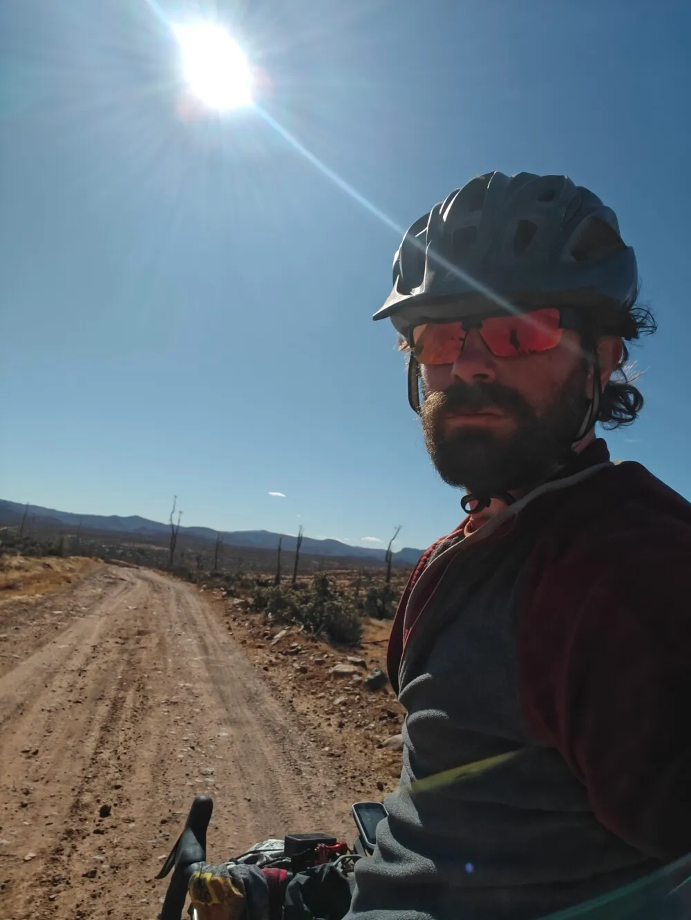When cycling for so many hours a day, is strange feeling the sun move around you. In front of me in the morning and behind me at night.