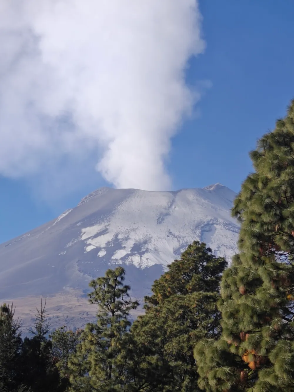 Volcano is fuming. Please don't explode, please don't explode.