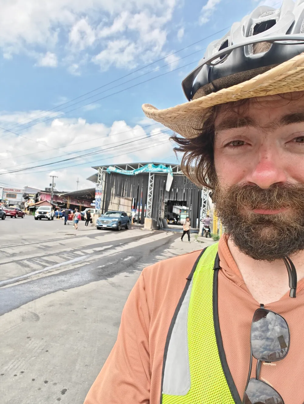 Couldn't find a welcome to Panama sign...